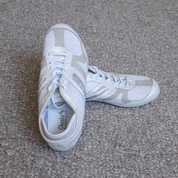 Cheeks Shoes - NWOB Cheeks Barefoot Tony Litle Designs Shoes.